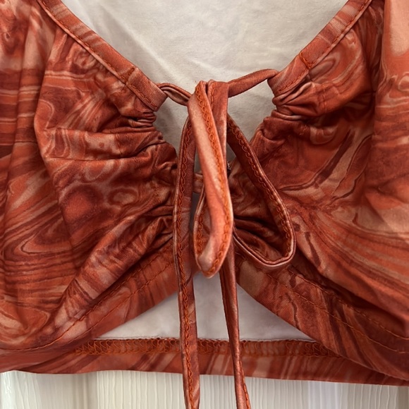 Orange/Red Funky Long Sleeve Tie-Front Crop Top - Picture 2 of 3